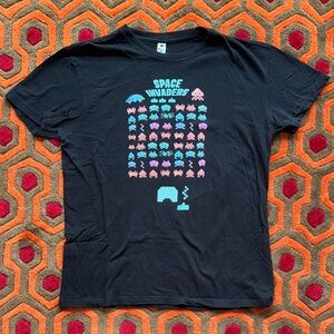MAKE OFFER! Atari Arcade Space Invaders Black T-Shirt retro tee Medium